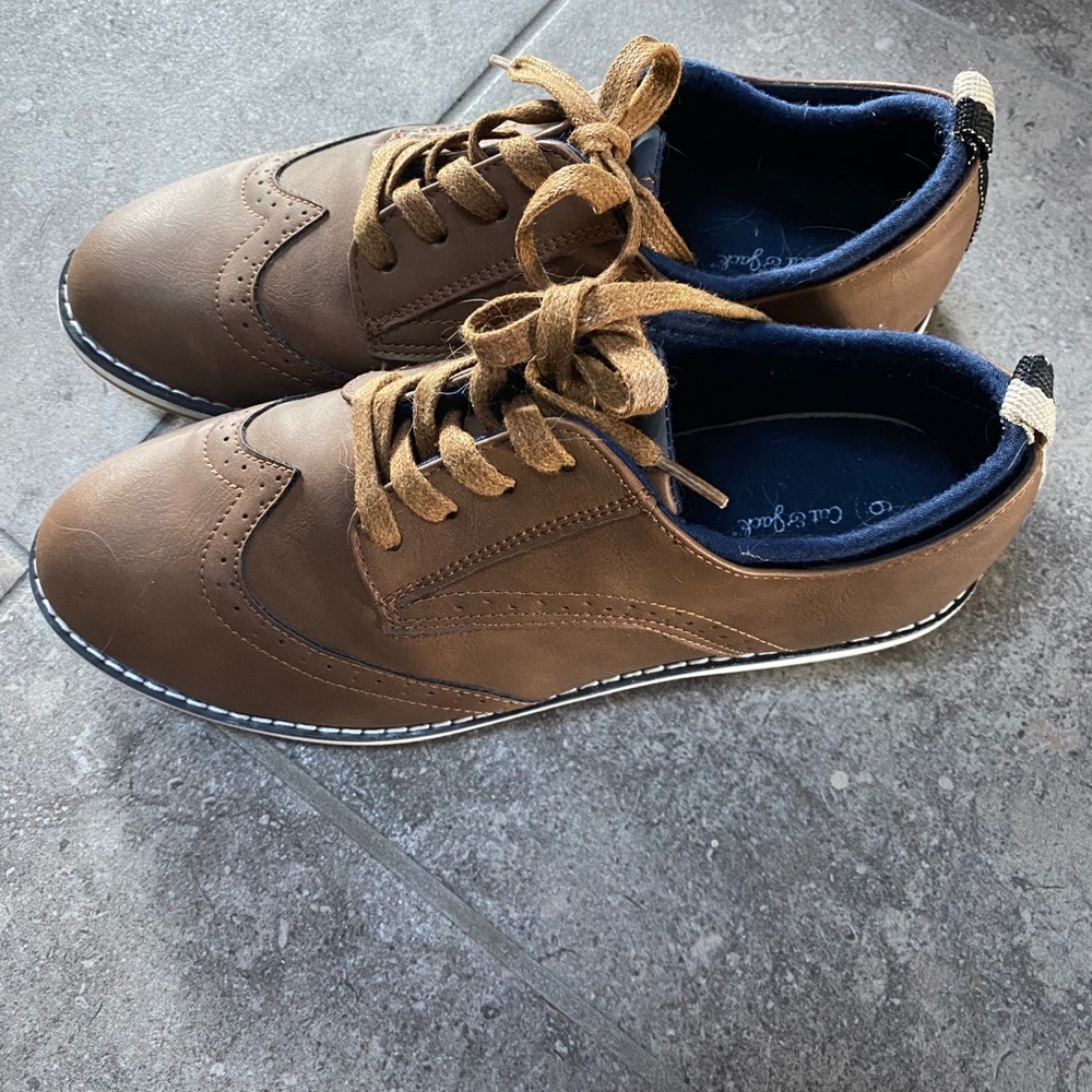 Brown dress shoes